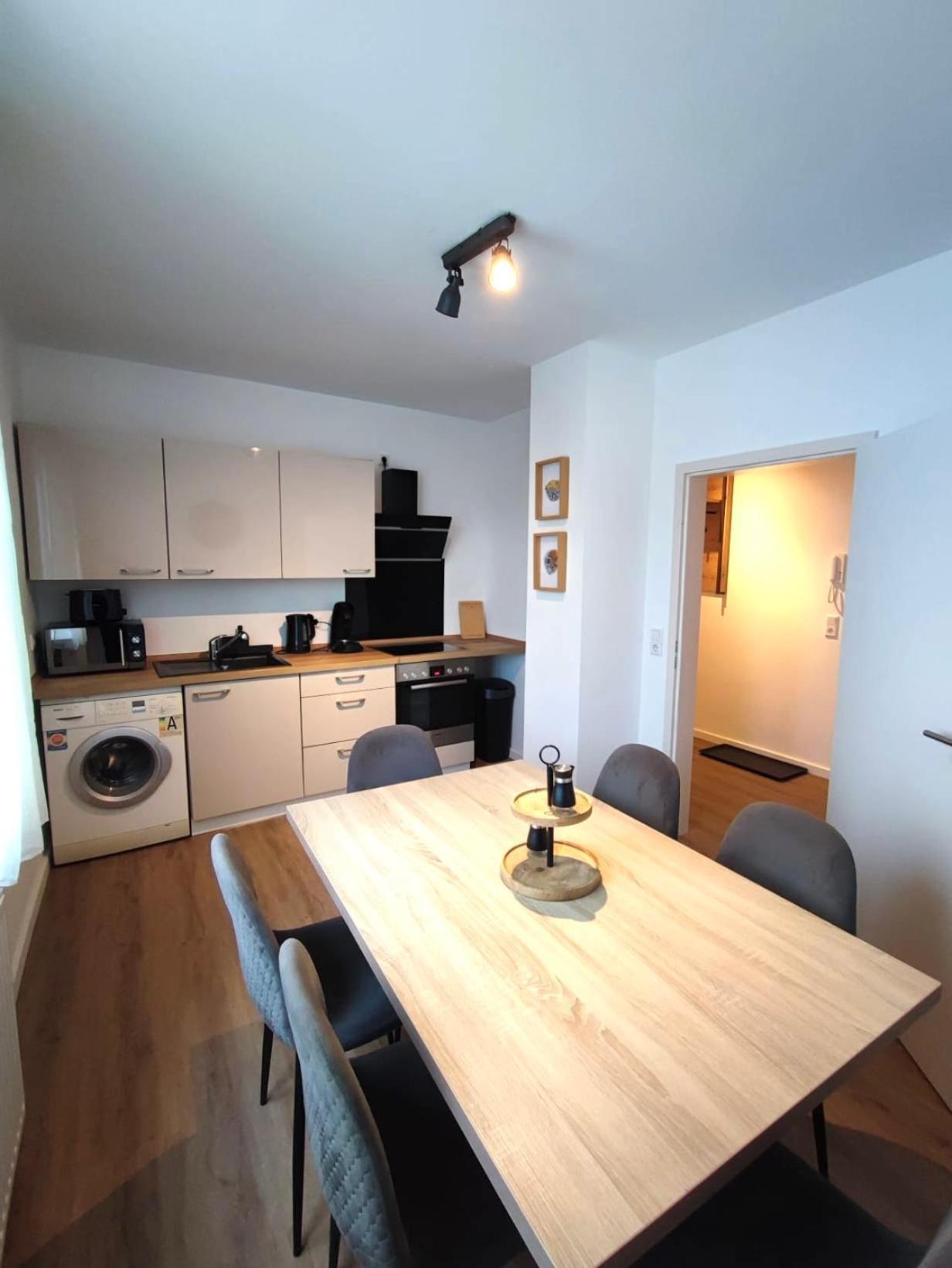 Rtr Essen - Fuer Bis Zu 8 Personen - Voll Ausgestattet - Zentral Limbecker Platz - Messe - Uniklinikum - Smart Tv - Modernアパートメント エクステリア 写真
