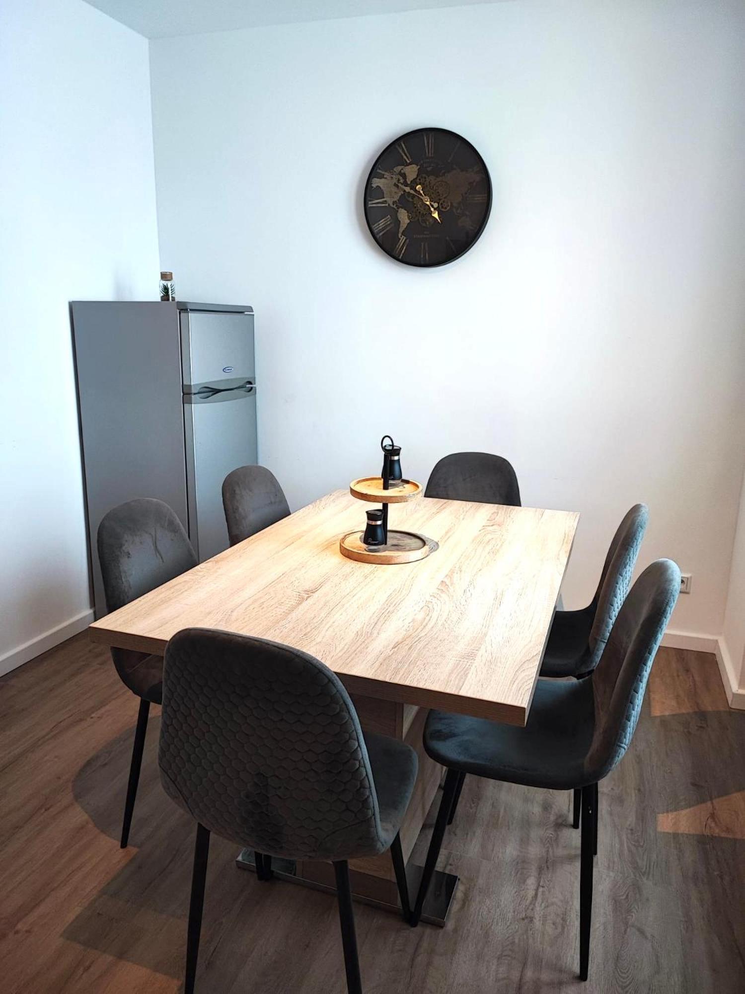 Rtr Essen - Fuer Bis Zu 8 Personen - Voll Ausgestattet - Zentral Limbecker Platz - Messe - Uniklinikum - Smart Tv - Modernアパートメント エクステリア 写真